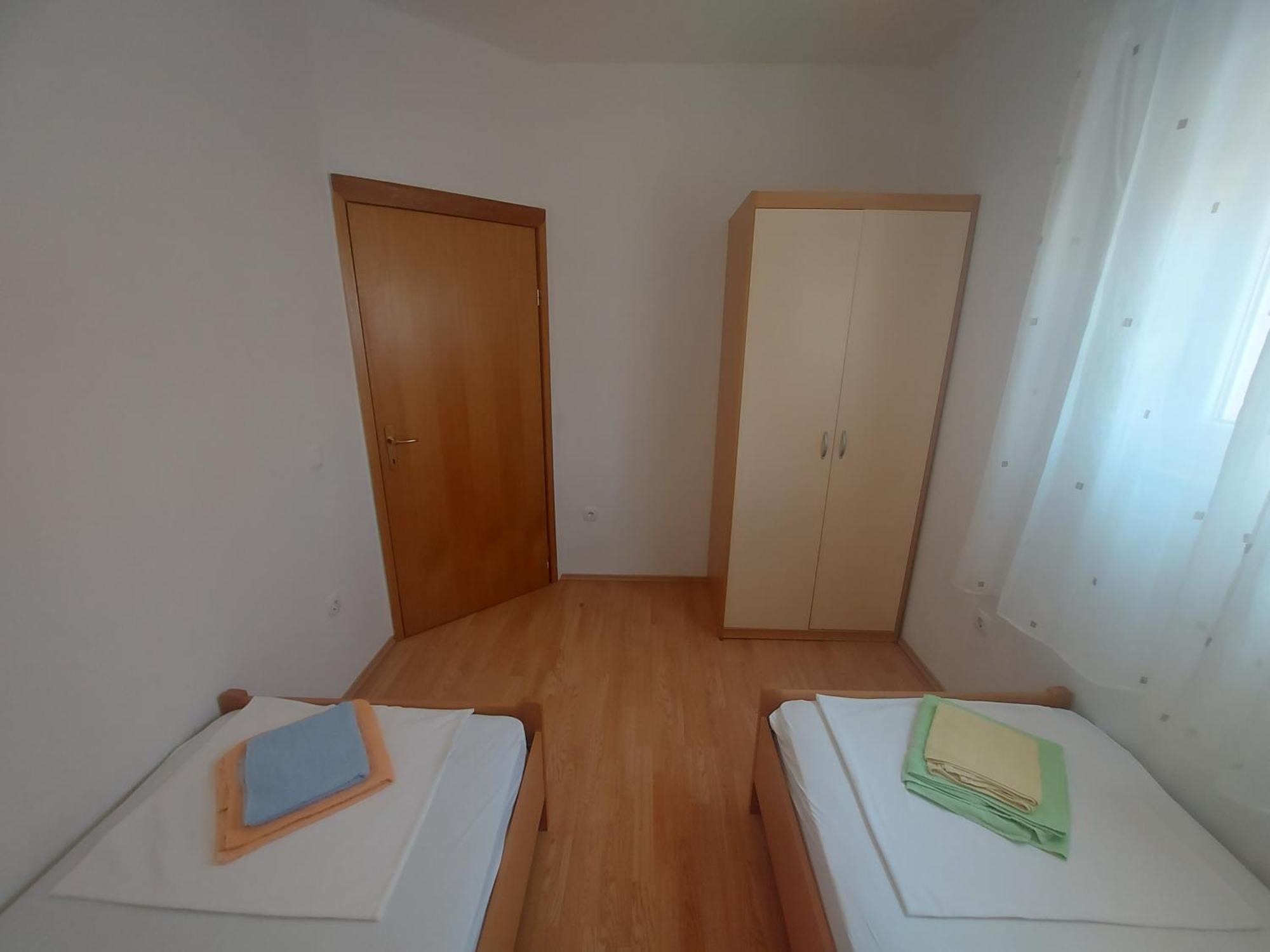 Apartments Pisac Ражань Екстер'єр фото