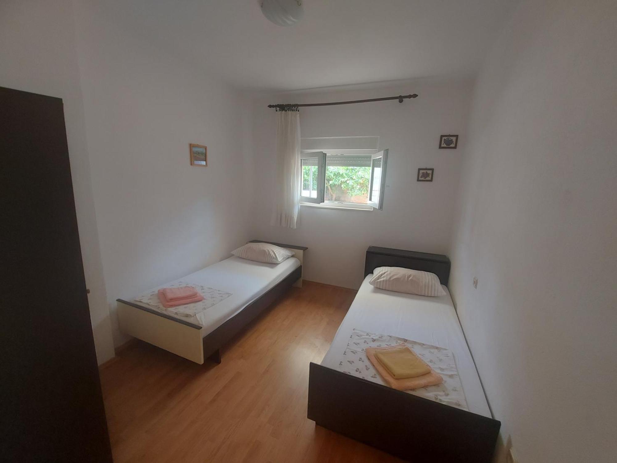 Apartments Pisac Ражань Екстер'єр фото