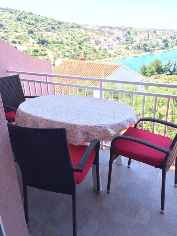 Apartments Pisac Ражань Екстер'єр фото